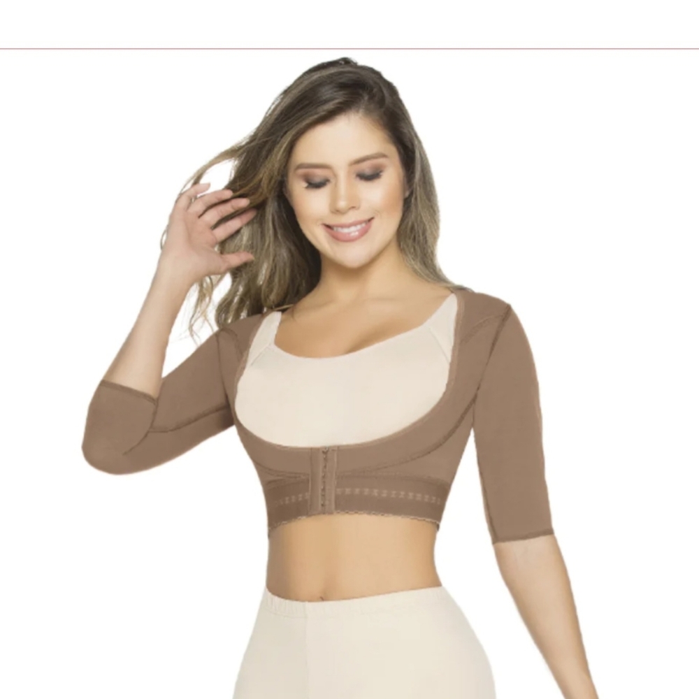 Posture corrector with sleeves